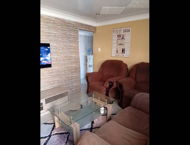 4 BEDROOM HOUSE FOR SALE IN UMLAZI L
